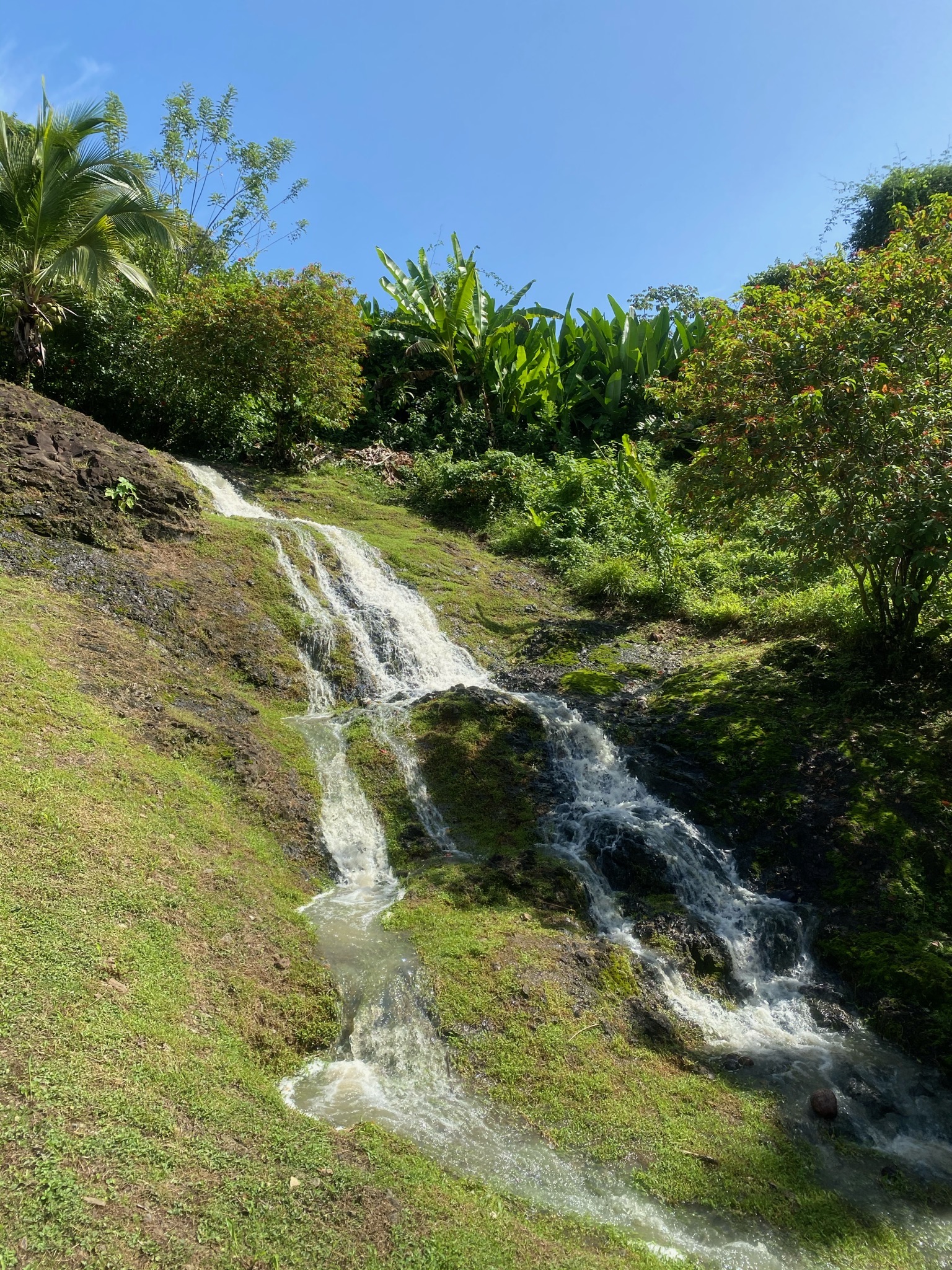 waterfall isla pastores